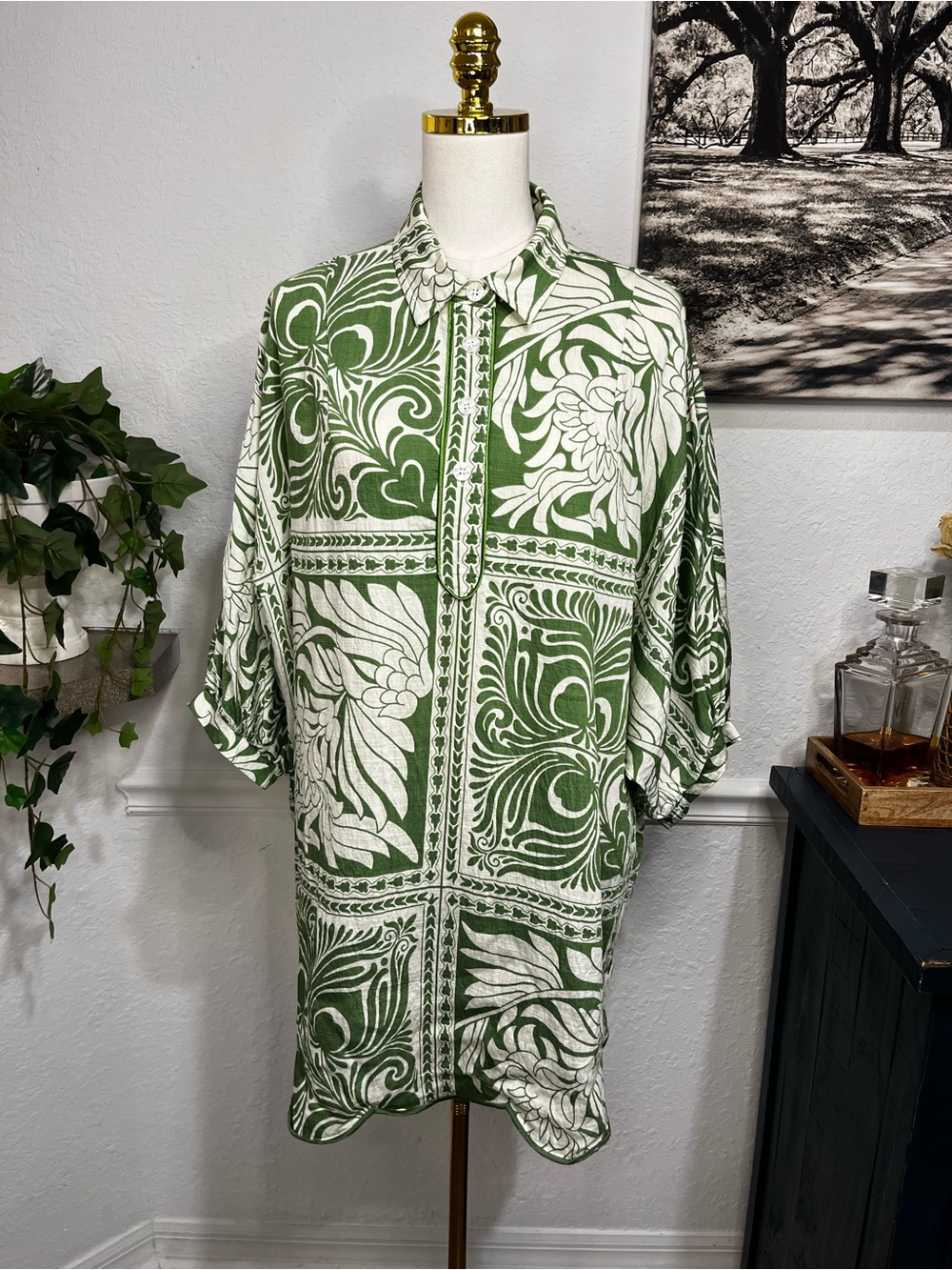 Gigio Green and White Abstract Rayon Button-Down Shirt Dress Medium